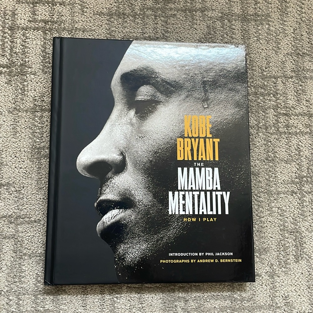 KOBE BRYANT 'THE MAMBA MENTALITY HOW I PLAY' HARDCOVER BOOK